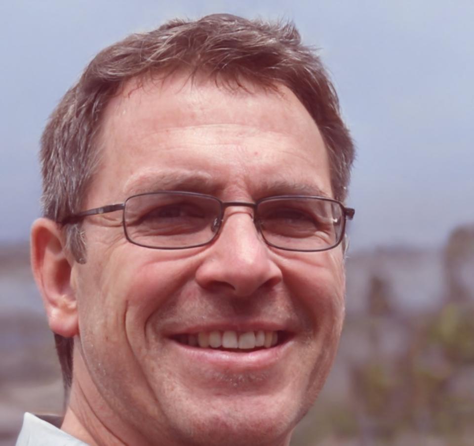 Portrait de Théodore Vanlière, expert SEO e-commerce et auteur principal du programme